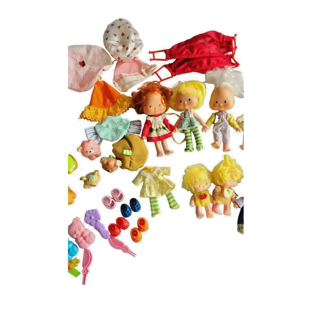 Strawberry Shortcake and Friends Dolls‎ and Accessories with Carrying Case
